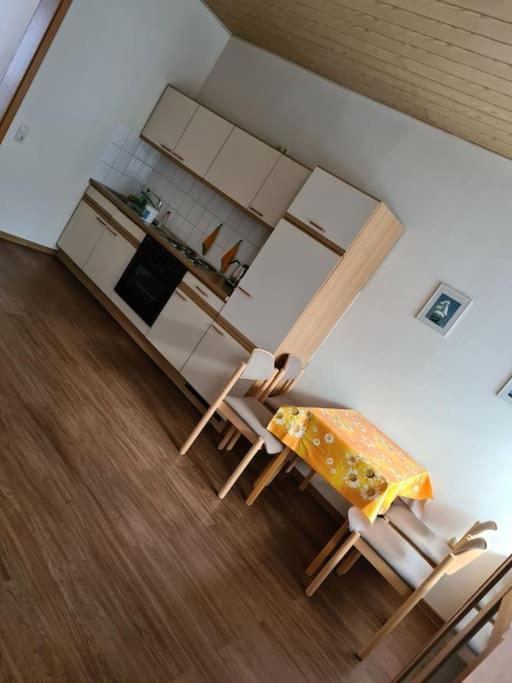 Gemuetliche Ferienwohnung Am Waldrand Elgersburg Buitenkant foto
